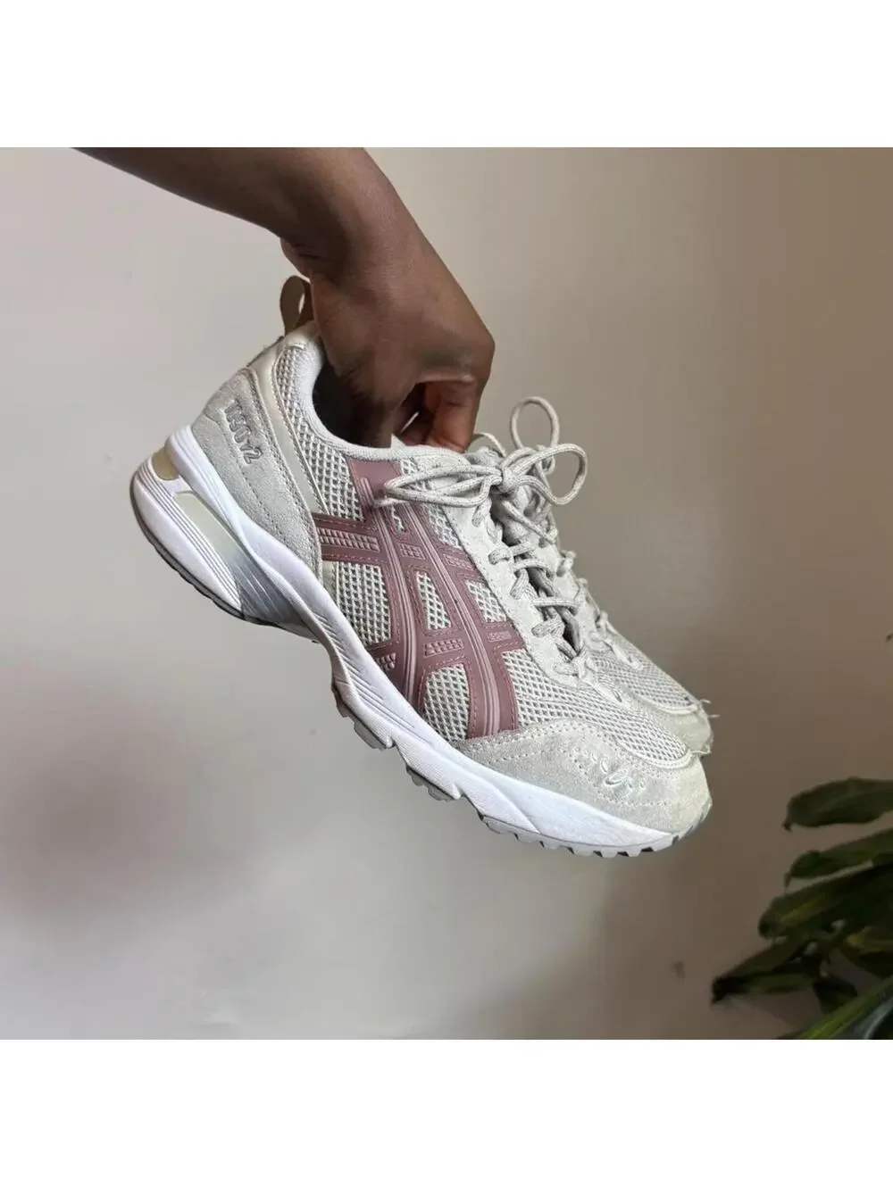 Asics Gel-1090 v2 Maple Sugar Cream & Pink Runners women’s size 8.5‎